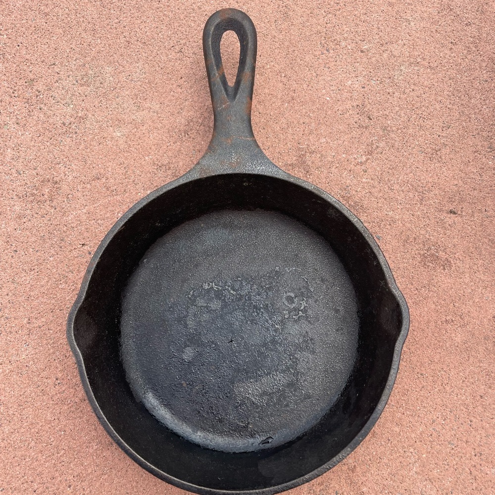 Lodge SK3 Cast Iron Skillet Seasoned